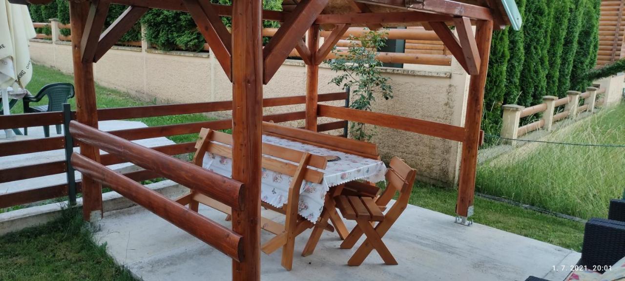 קולאסין Apartmani Vuk 1 מראה חיצוני תמונה